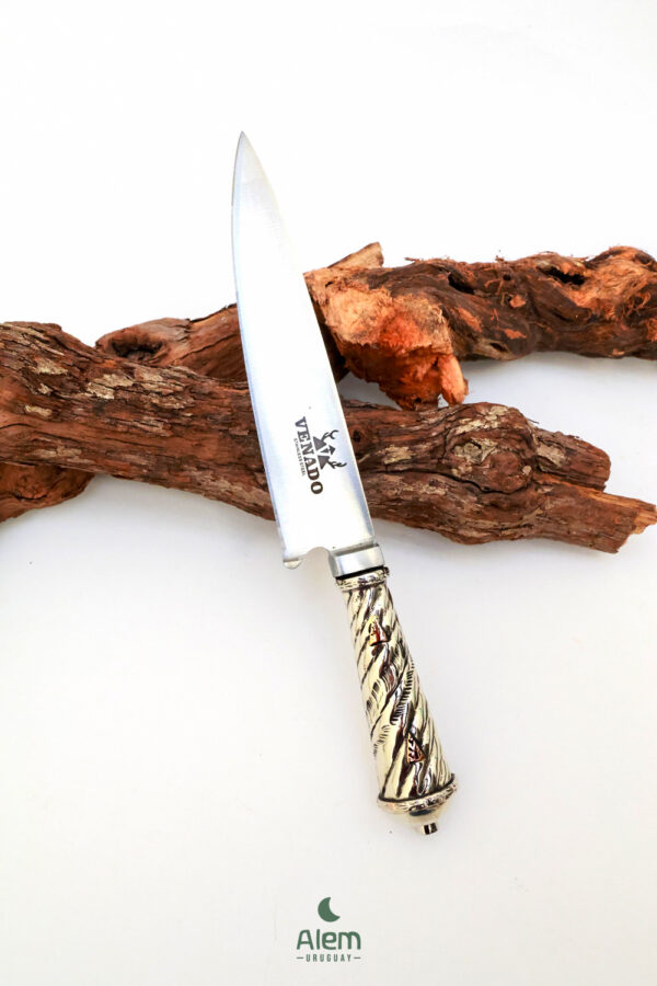 Cuchillo de alpaca y oro