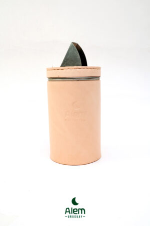 Alternative view of Yerbera en Cuero